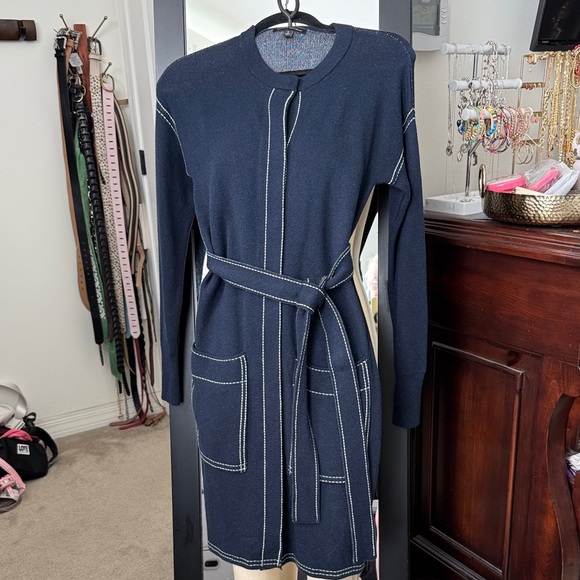 Banana Republic Dresses & Skirts - Banana Republic Brushed Navy and White Knit Dress size S